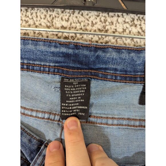 The Perfect Jean NYC Men 31x32 (Tag 31x34) Blue Slim Fit Stretch Denim - Picture 8 of 9